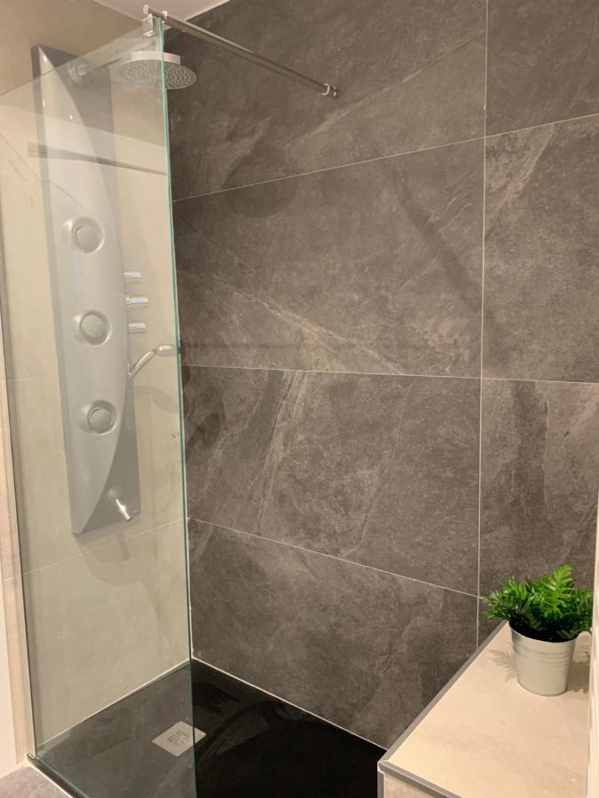 Apartamentos Santullano 1 Oviedo Esterno foto